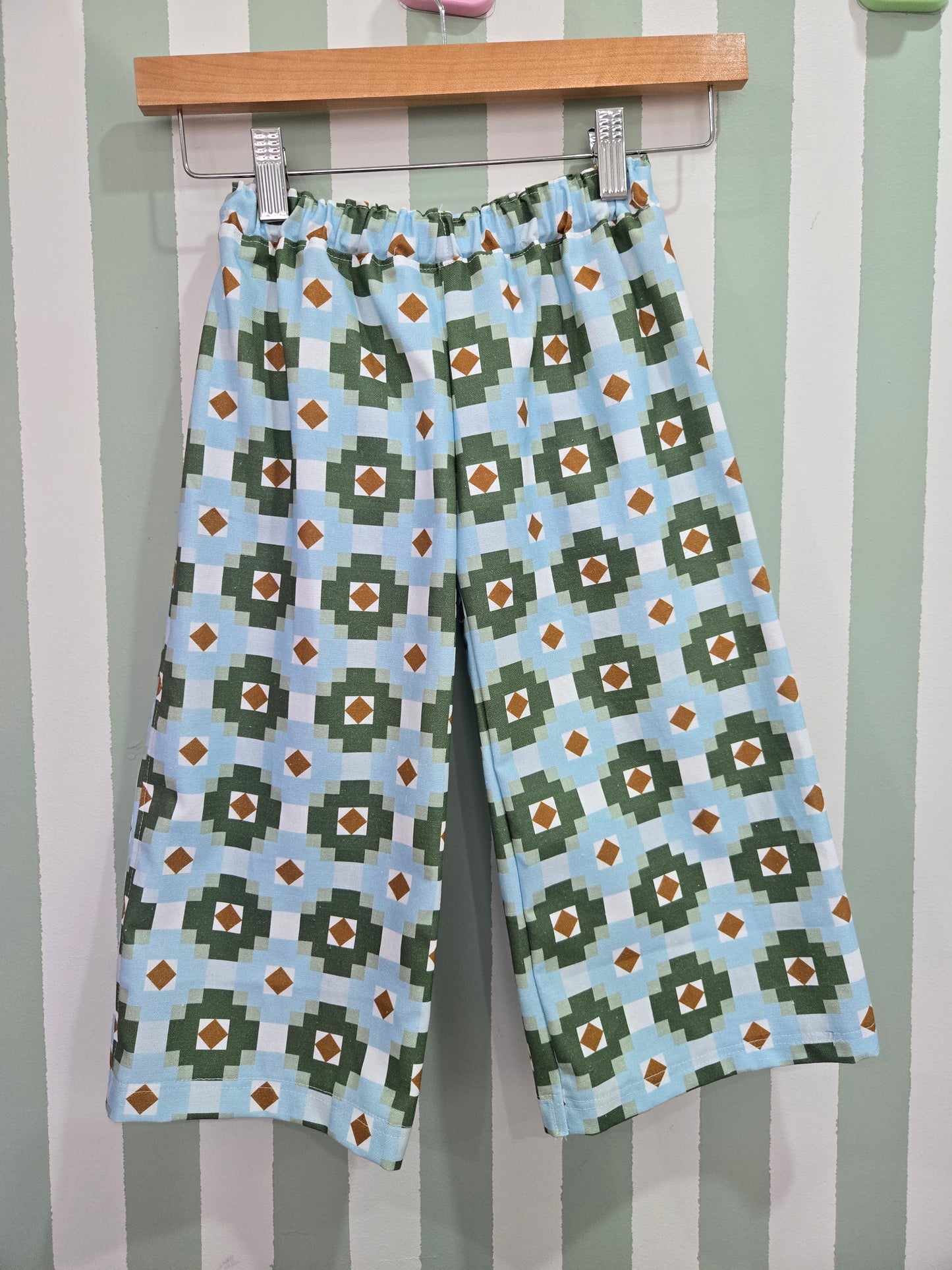 KIDS PANTS (Size 4)